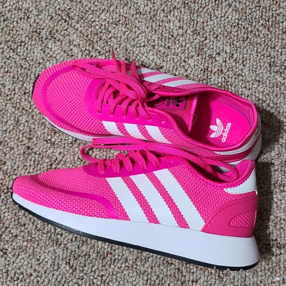 hot pink adidas shoes